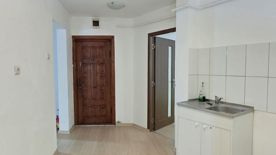Apartament cu 2 camere, acces direct din calea de acces, zona CRUCEA GĂRII; - Poză 2