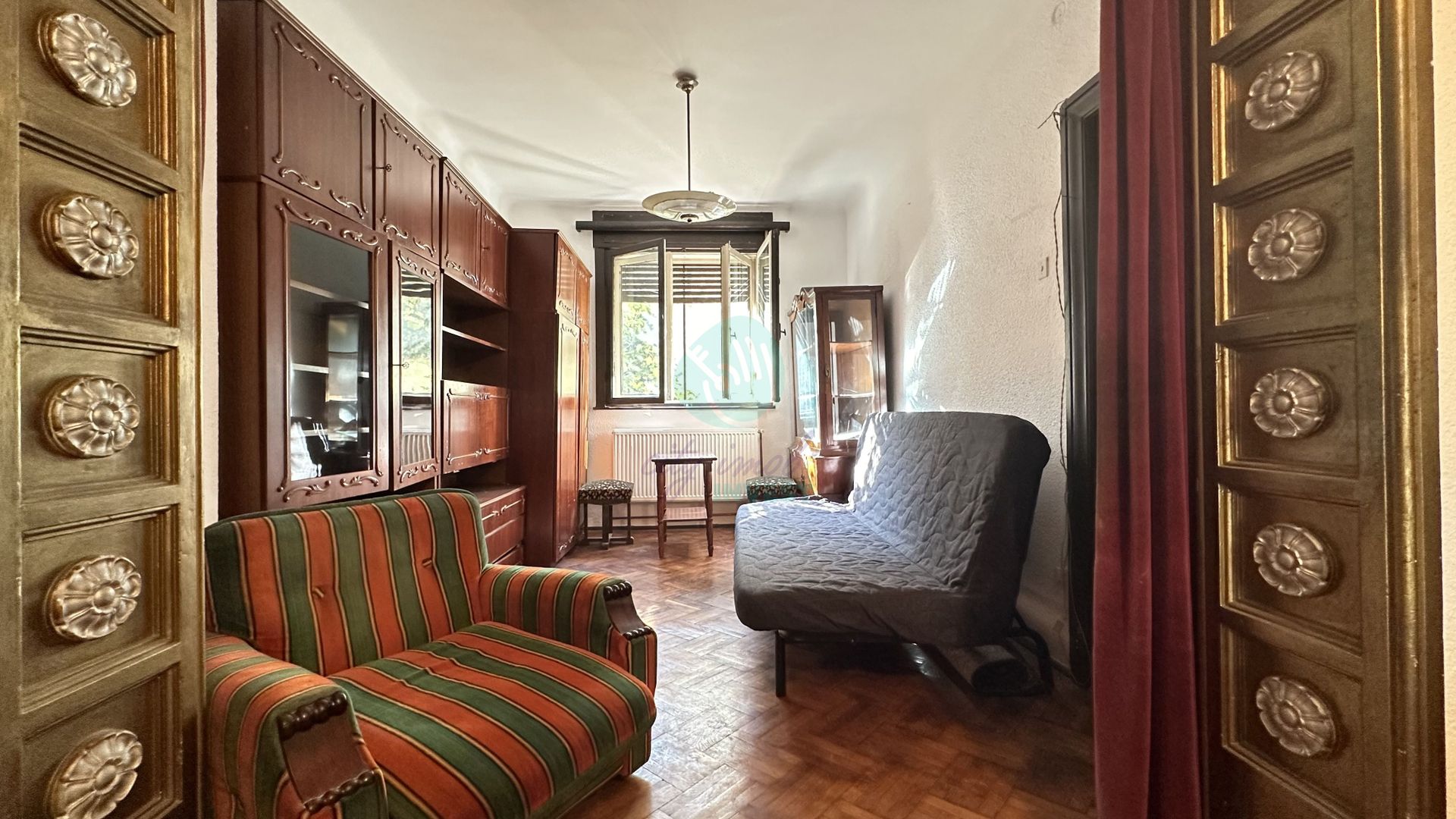 Vila boema in VATRA LUMINOASA - Poză 1