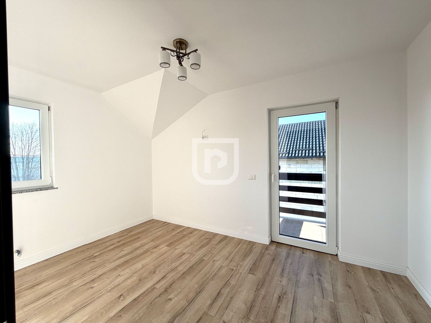 Casa noua Gura Humorului - 4 dormitoare, curte amenajata - Poză 6