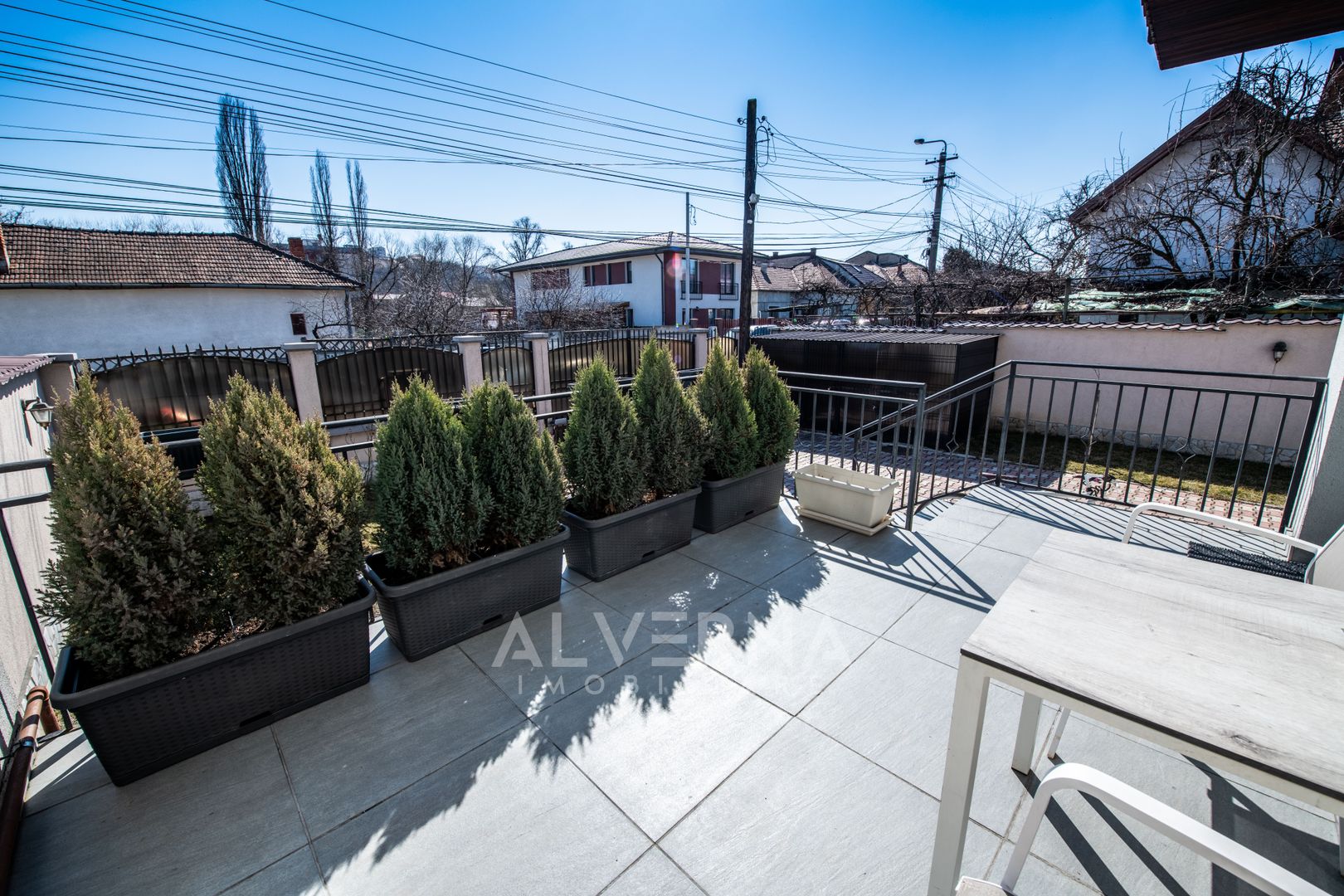 Casa individuala, 219mp, 5 camere, 4 terase, curte, zona Dambul Rotund - Poză 42