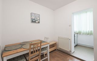 Apartament renovat, decomandat, cu 2 balcoane la Etajul 1 in Micalaca - Poză 5