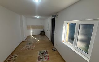 2 corpuri de Casă renovate + teren 125 mp Campina - Poză 12