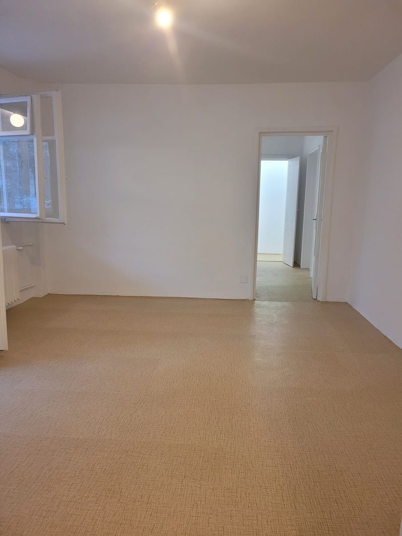 Apartament 3 camere de vanzare Lujerului - Poză 1