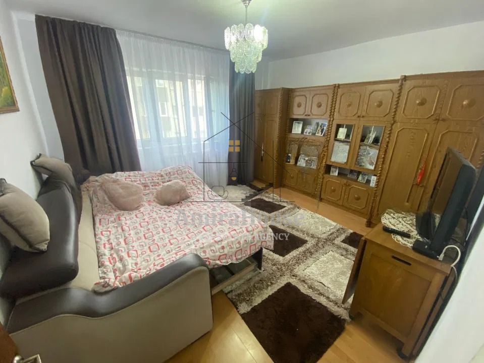 Apartament 2 camere decomandat zona strazii Bucegi - Poză 2