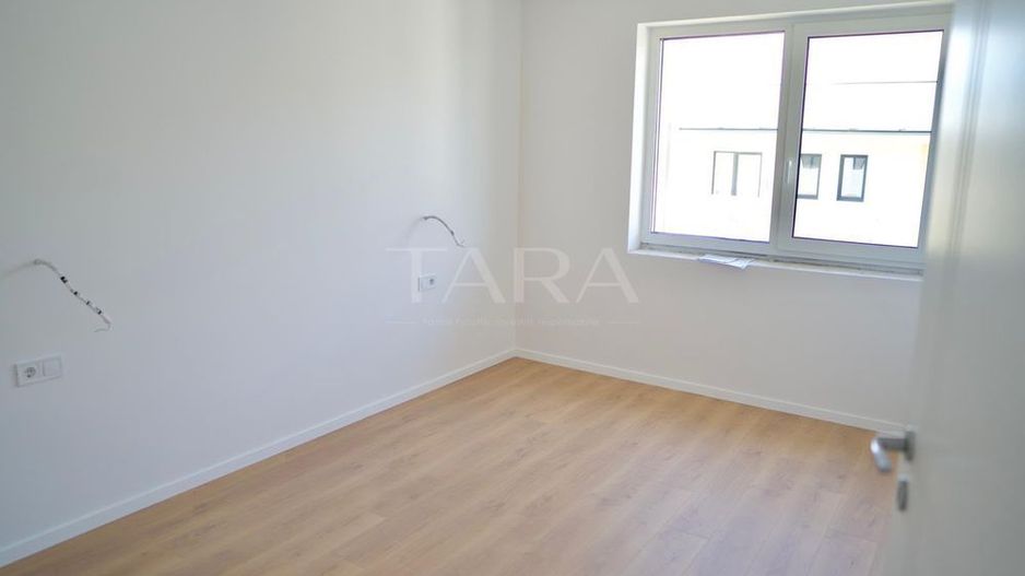 Apartament cu 2 camere, parcare subterană inclusă – Apahida - Poză 2
