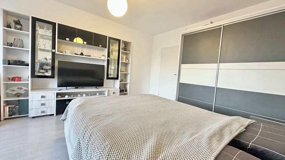 Garsonieră modernă de închiriat în Brașov, zona Coresi - Poză 12