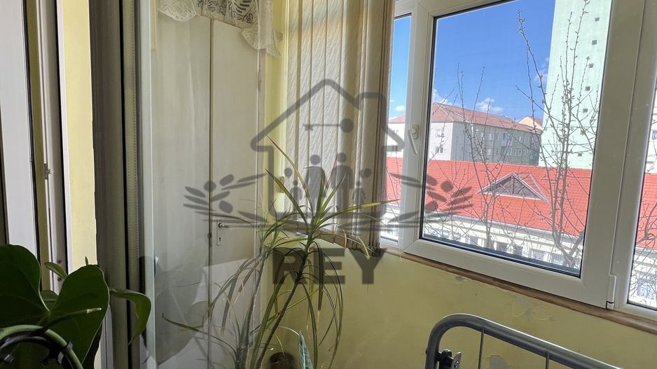 Apartament 3 camere decomandat / Str. V. Aaron - Poză 14