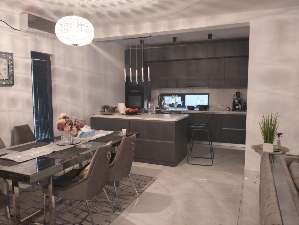 Duplex despartit prin garaj -Dumbravita - zona Lidl - Poză 5