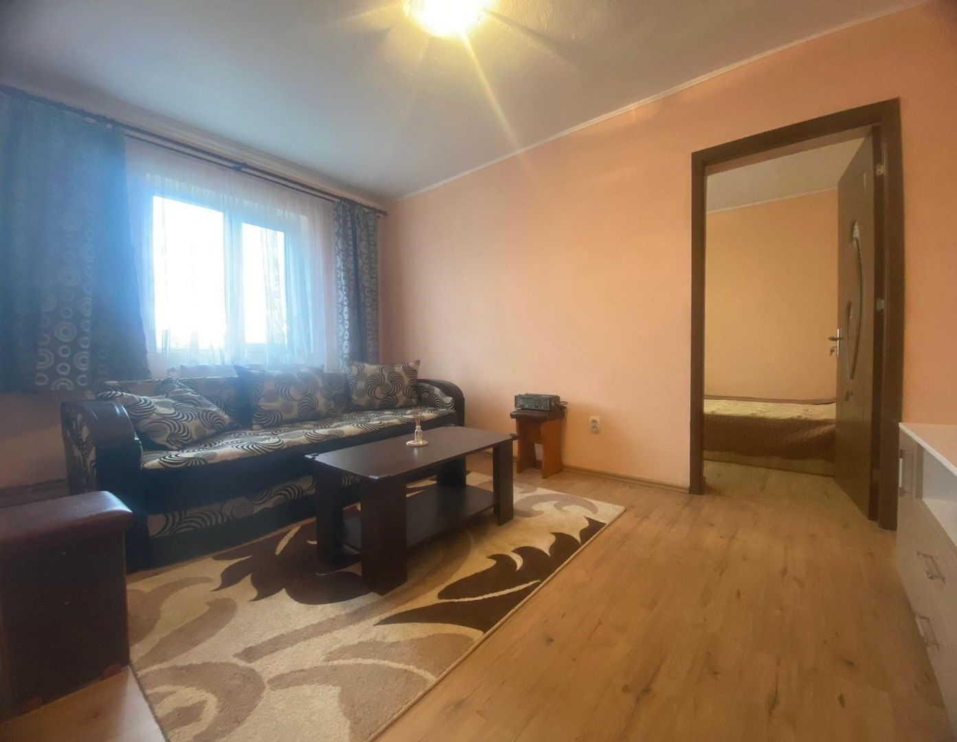 Aproape de Piata 1 Mai! Inchiriere apartament -2 camere-Targoviste-M8 - Poză 1