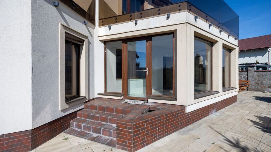 Casa 6 dormitoare+4 bai -1500 mp teren-Sacele - Poză 54