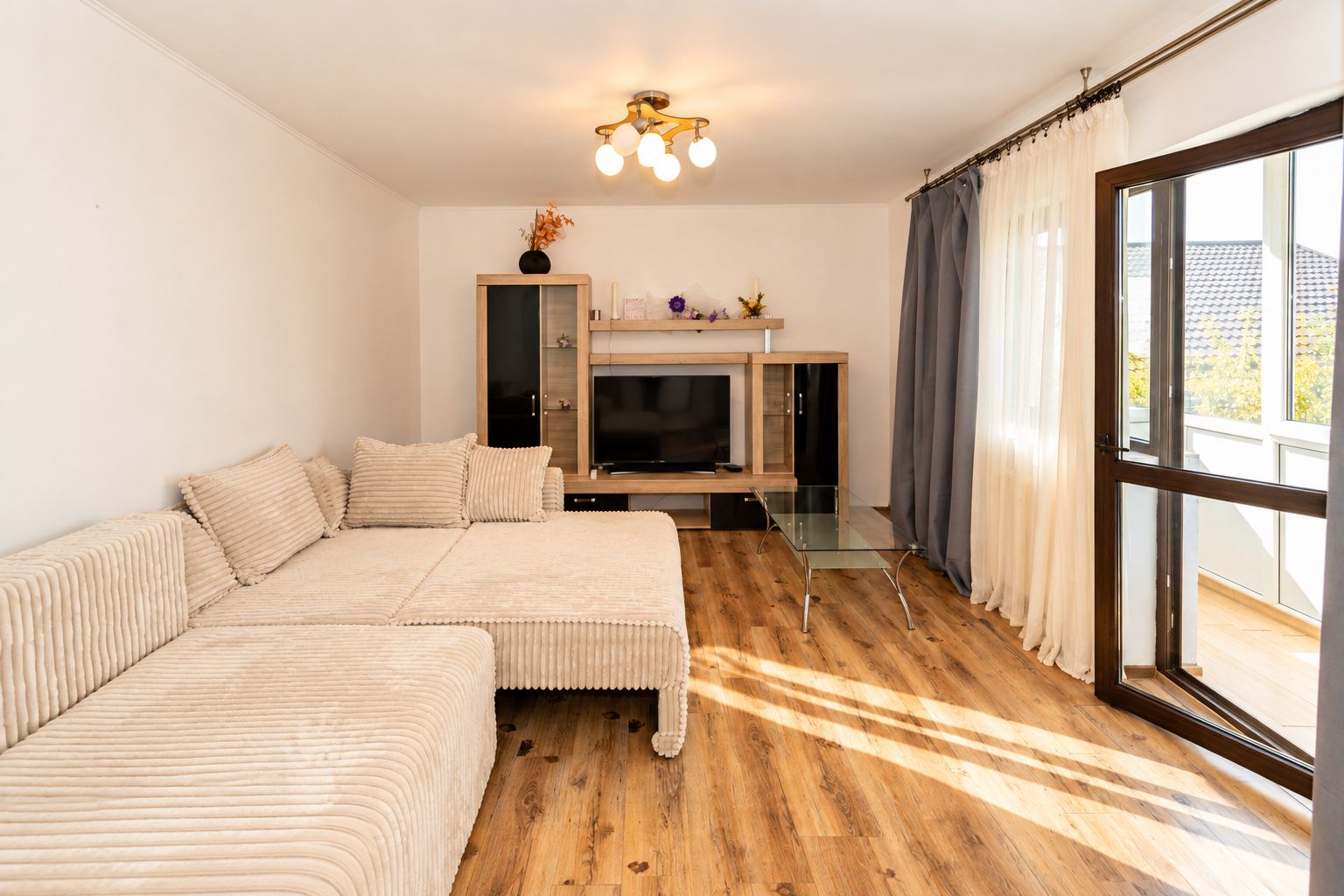 Apartament 2 camere de vanzare, 67mp mobilat, parcare, bloc cu 6 ap. - Poză 14