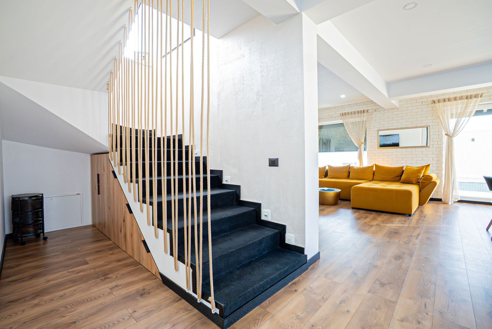 Lumina – Casa P+1E de vânzare, mobilată/echipata, cu piscină si garaj. - Poză 13