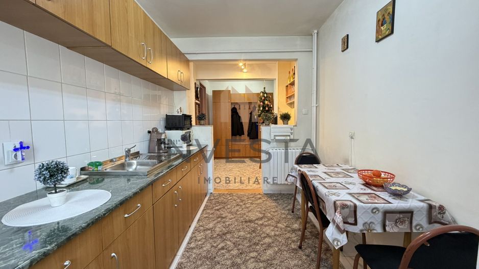 Oportunitate de investitie! Apartament cu 2 camere intr-o zona buna - Poză 3