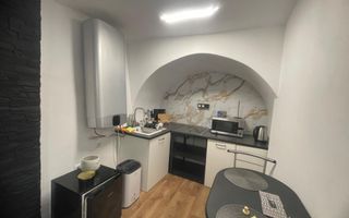 Garsonieră modernă, de vanzare, ultracentral–ideală pentru locuit sau investitie - Poză 4