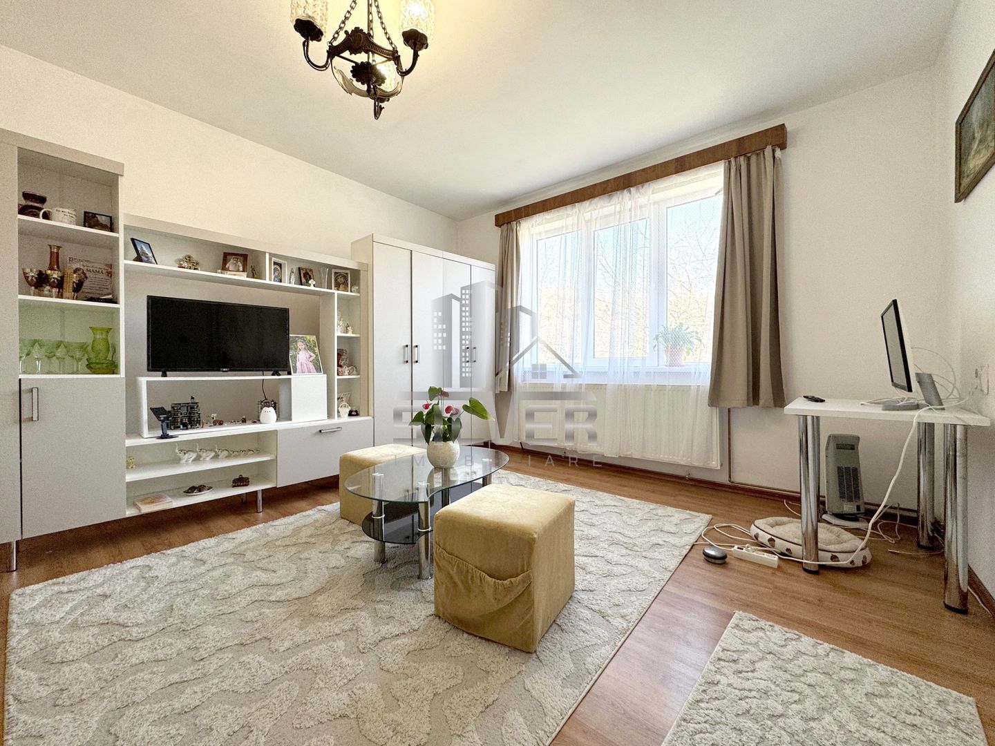 Casa pe 3 niveluri cu teren de 1900 mp in Com. Baisoara. - Poză 7