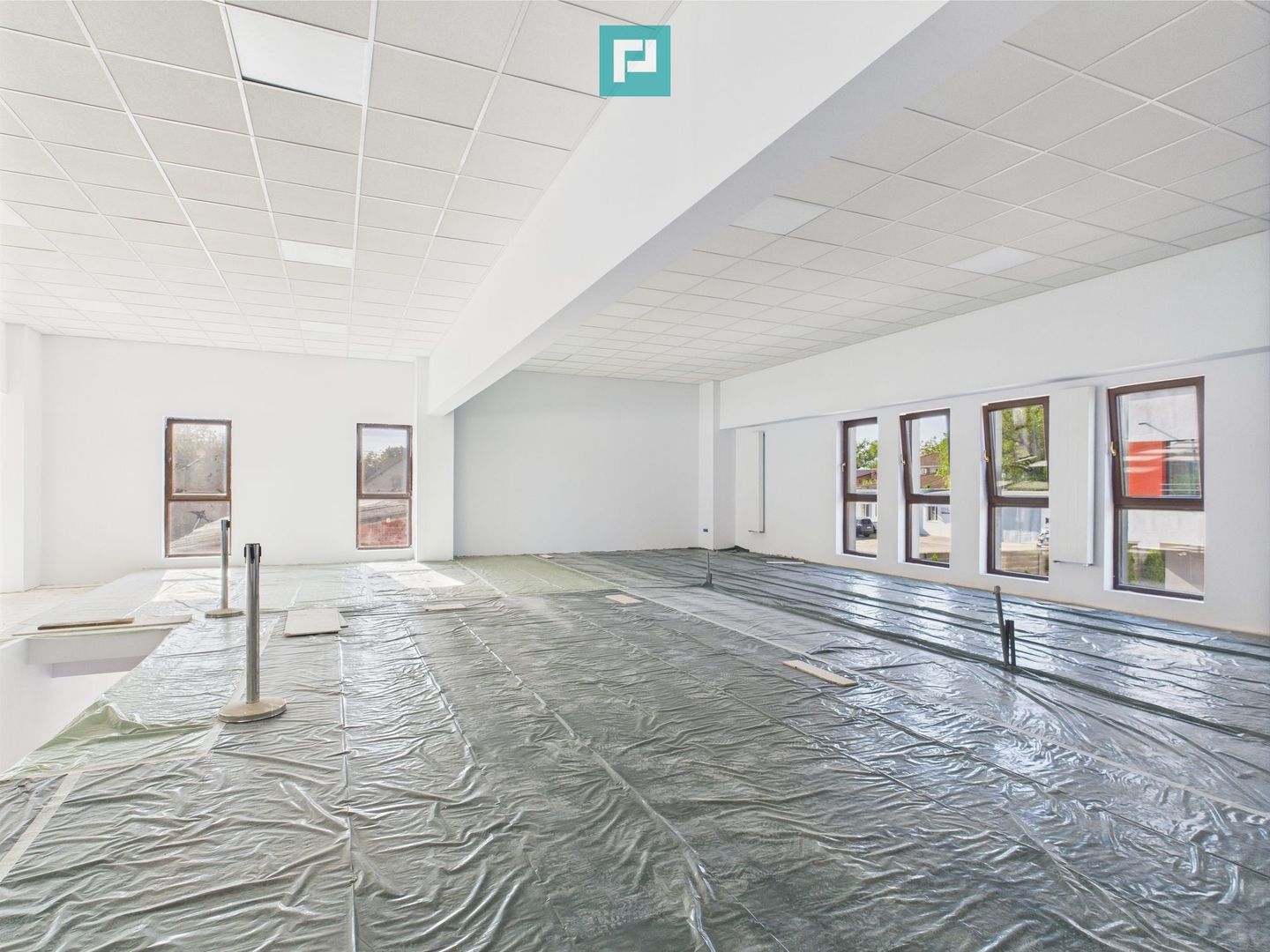 Spații Comerciale între 70 și 350 mp în Dumbrăvița - Poză 9