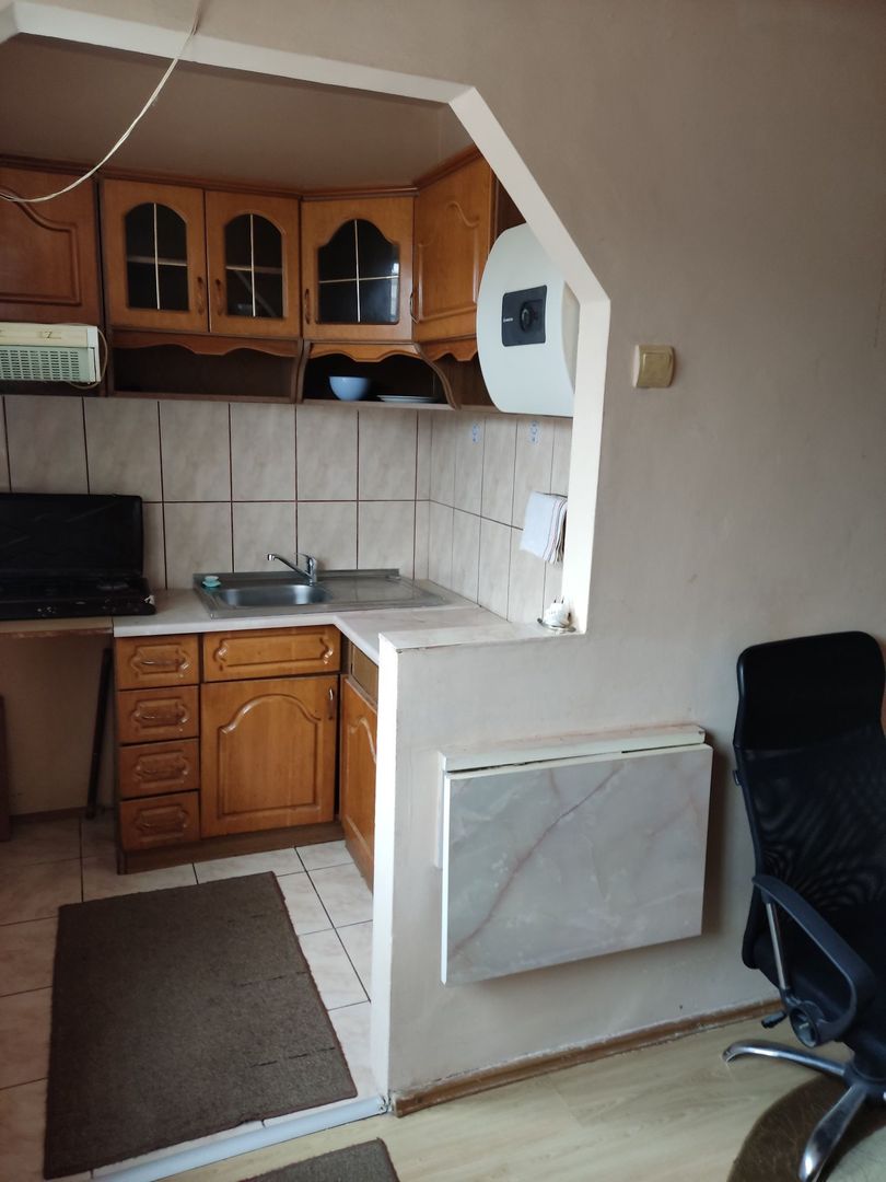 BRASADAS vinde garsoniera 24m la etajul 4/4 B-dul Closca. - Poză 3