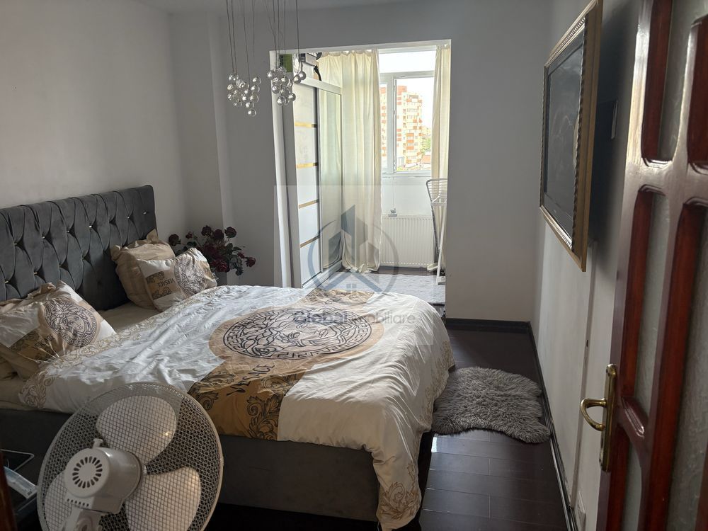 Apartament de vanzare - Poză 2