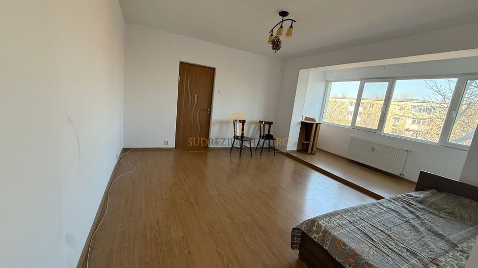 Apartament 3 camere semidecomandat, 2 balcoane, Bld Alexandru Obregia - Poză 8