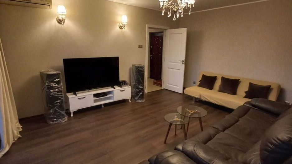 AP. 2 CAMERE 13 SEPTEMBRIE, LOC PARCARE, BUCATARIE INCHISA, RENOVAT - Poză 1