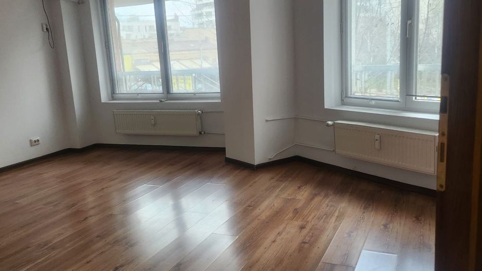 Închiriez apartament 2 camere nemobilat, Piața Muncii, pretabil birou - Poză 3