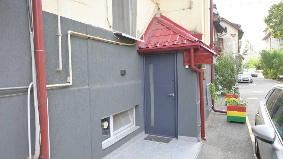 Închiriez apartament 2 camere, Unirii, demisol, pretabil locuit +birou - Poză 7