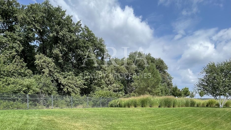 Dumbrava Vlasiei – Armonie între design, lumină și natură - Poză 10