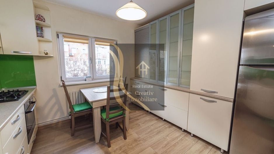 De vanzare apartatament cu 3 camere cu 2 bai si loc de parcare! - Poză 3