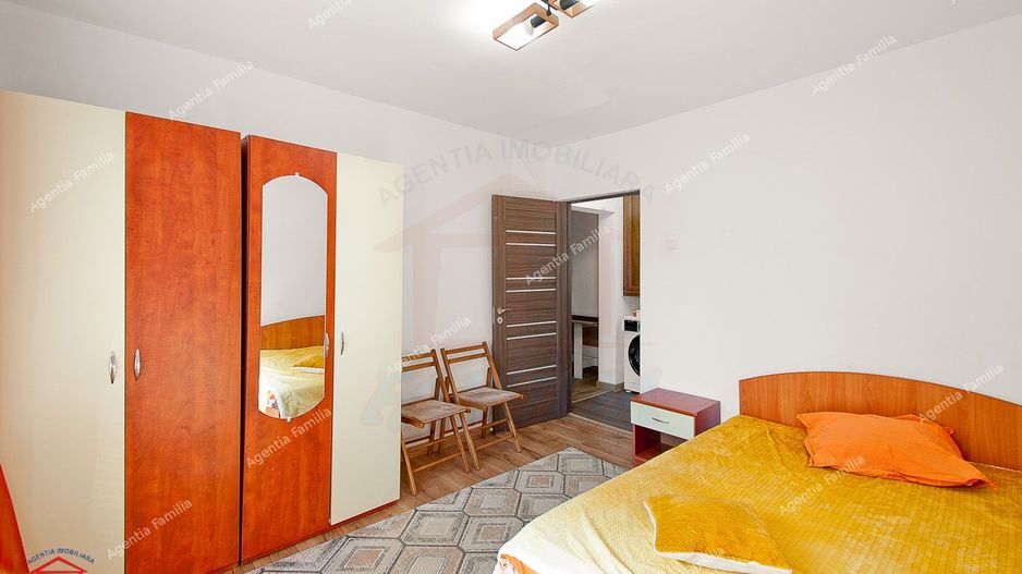 De vanzare apartament 2 camere Centru, etaj 3 - Poză 4