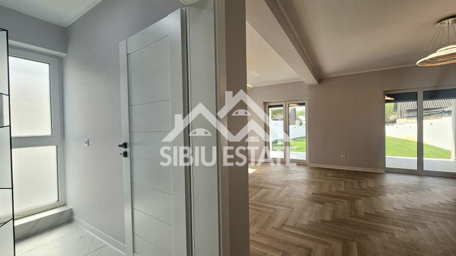Casa gata de mutare,  finisata, curte mare amenajata Selimbar - Poză 11