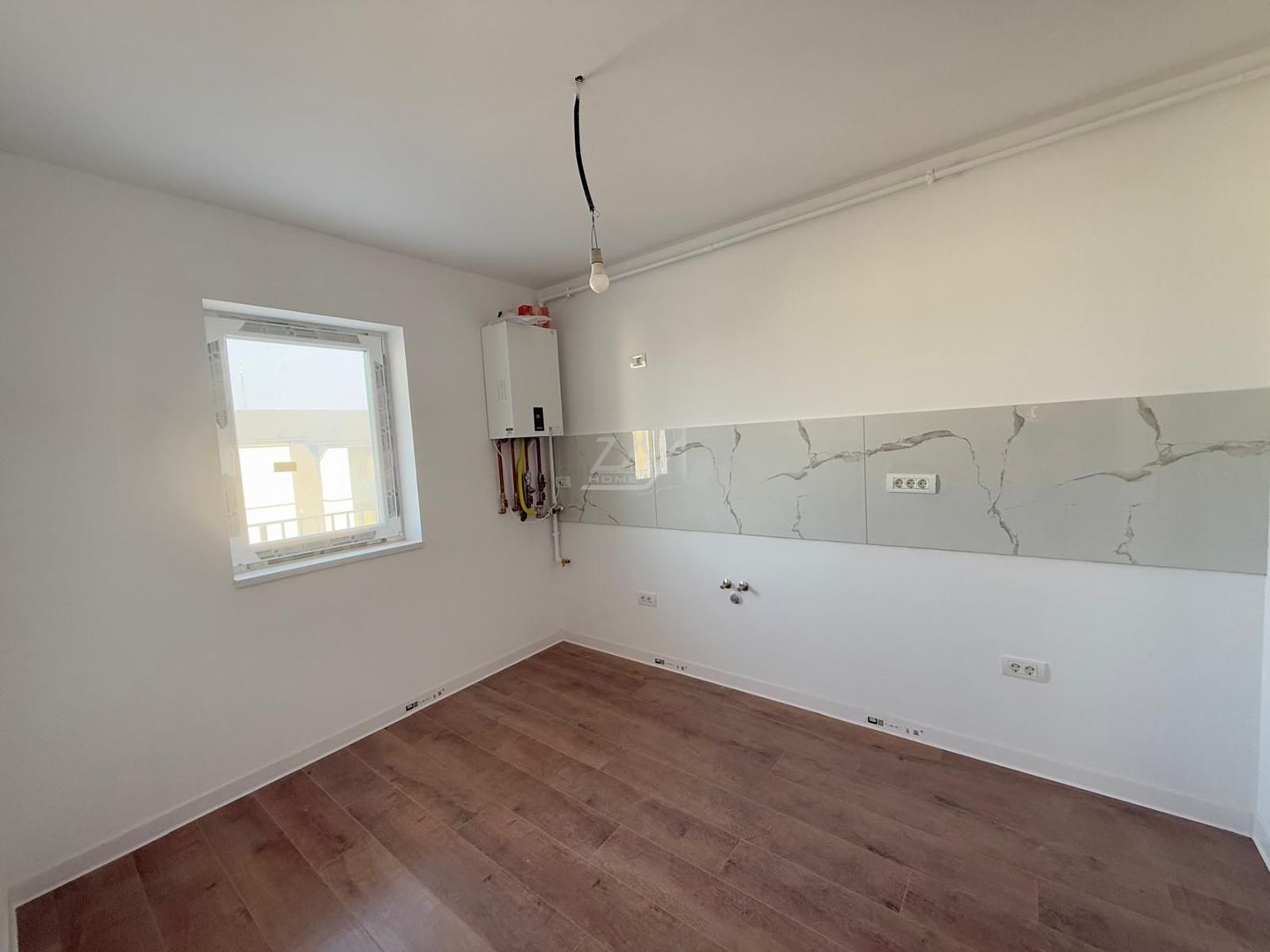 Decomandat. Spatios. Loc de parcare. - Poză 2