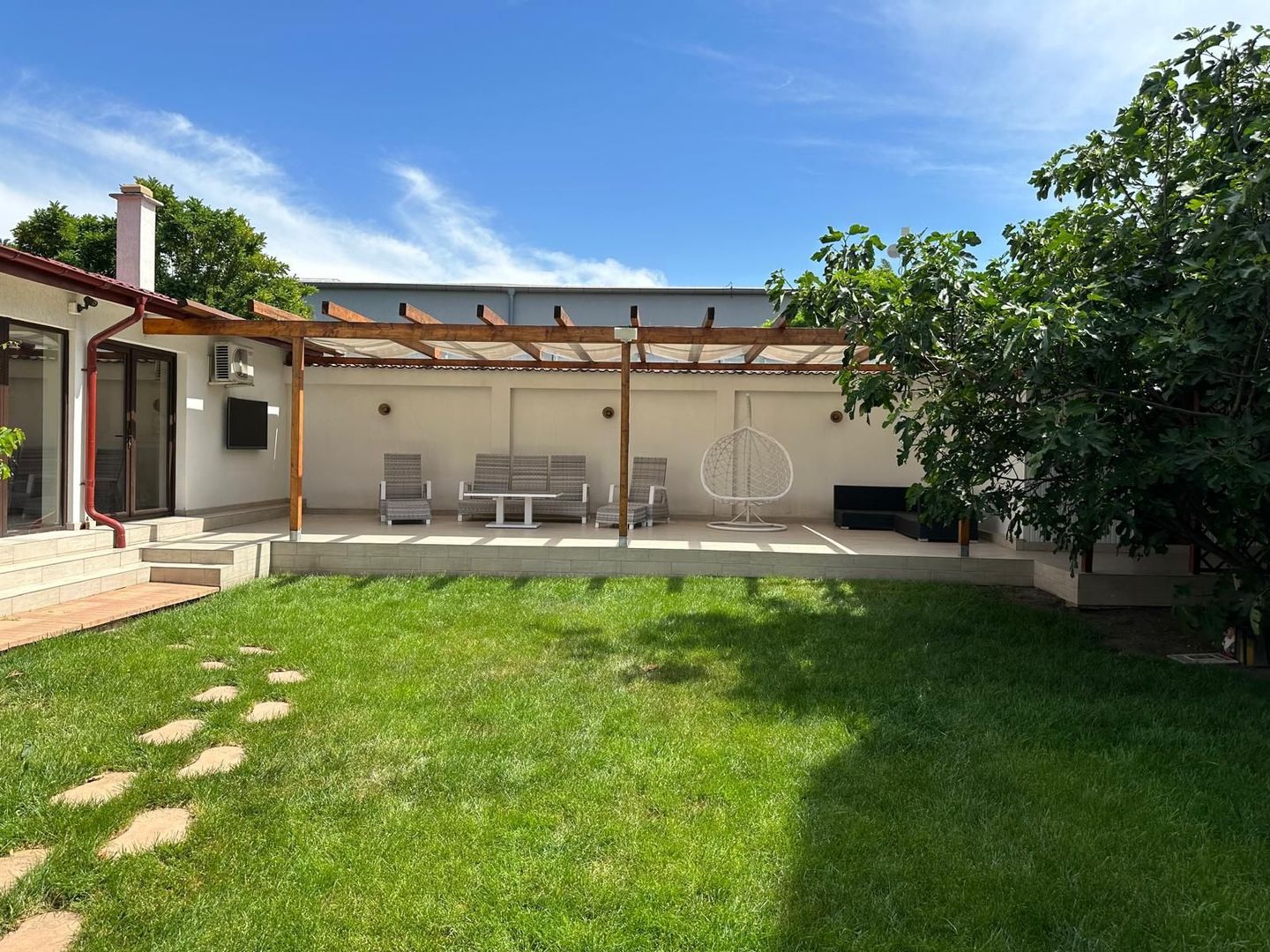 Ideal gradinita P+2, 8 cam, 6 dormt 6 bai, 3 garaje teren 650 mp, - Poză 4