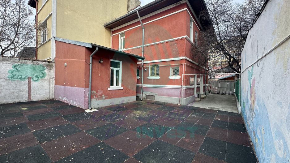 Casa in Vatra Luminoasa cu o curte generoasa - Poză 1