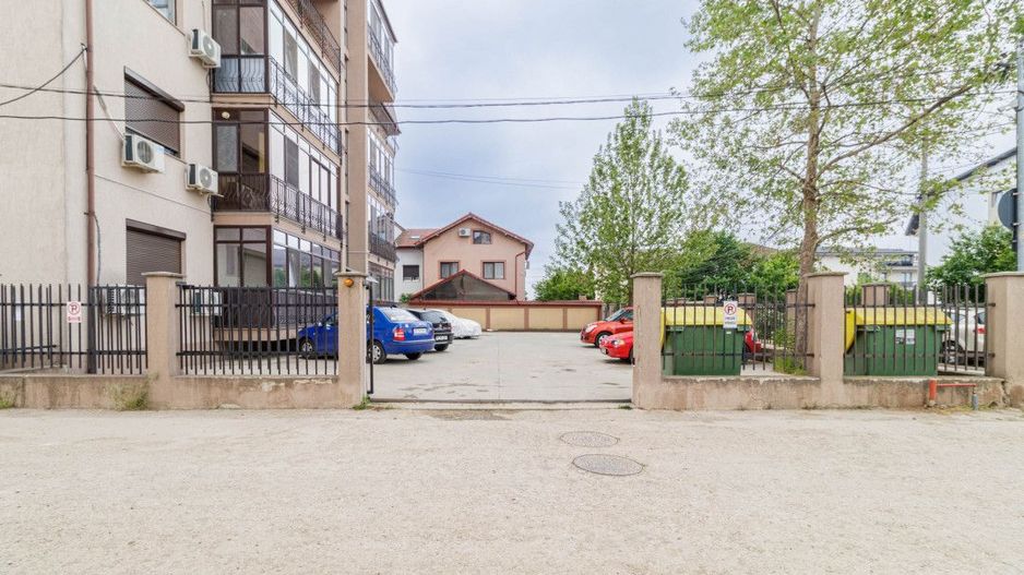 Apartament 2 camere, decomandat, parter înalt – cu curte, balcon și acces auto - Poză 2