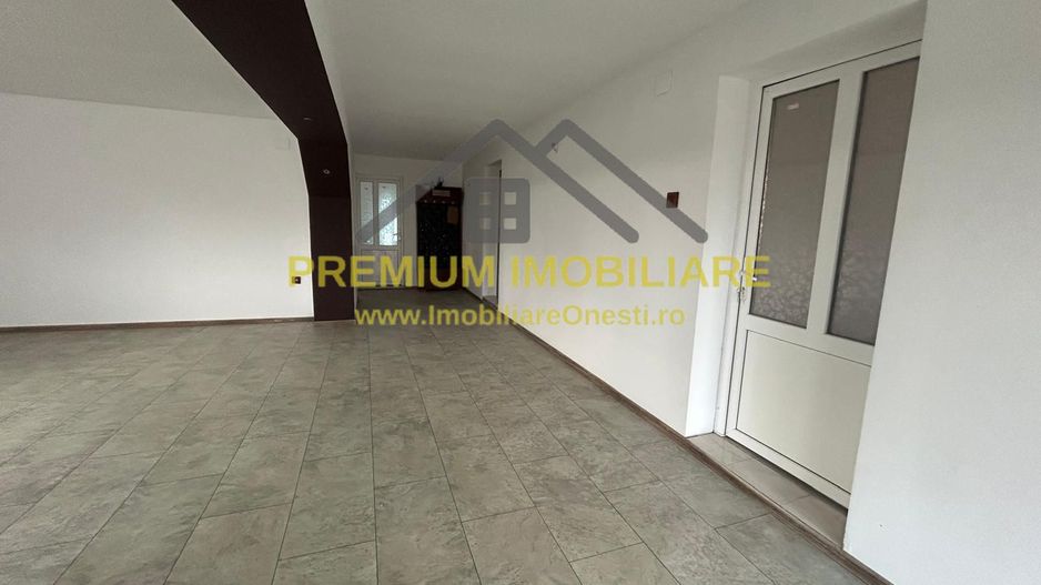 Casă de vânzare la 15 minute de Onești – teren 1000 mp - Poză 3