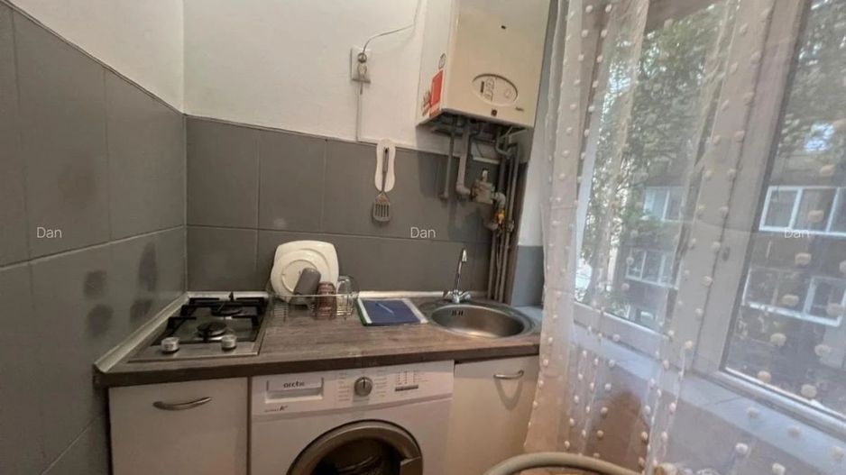 Garsonieră, zona 7 Noiembrie - Poză 3