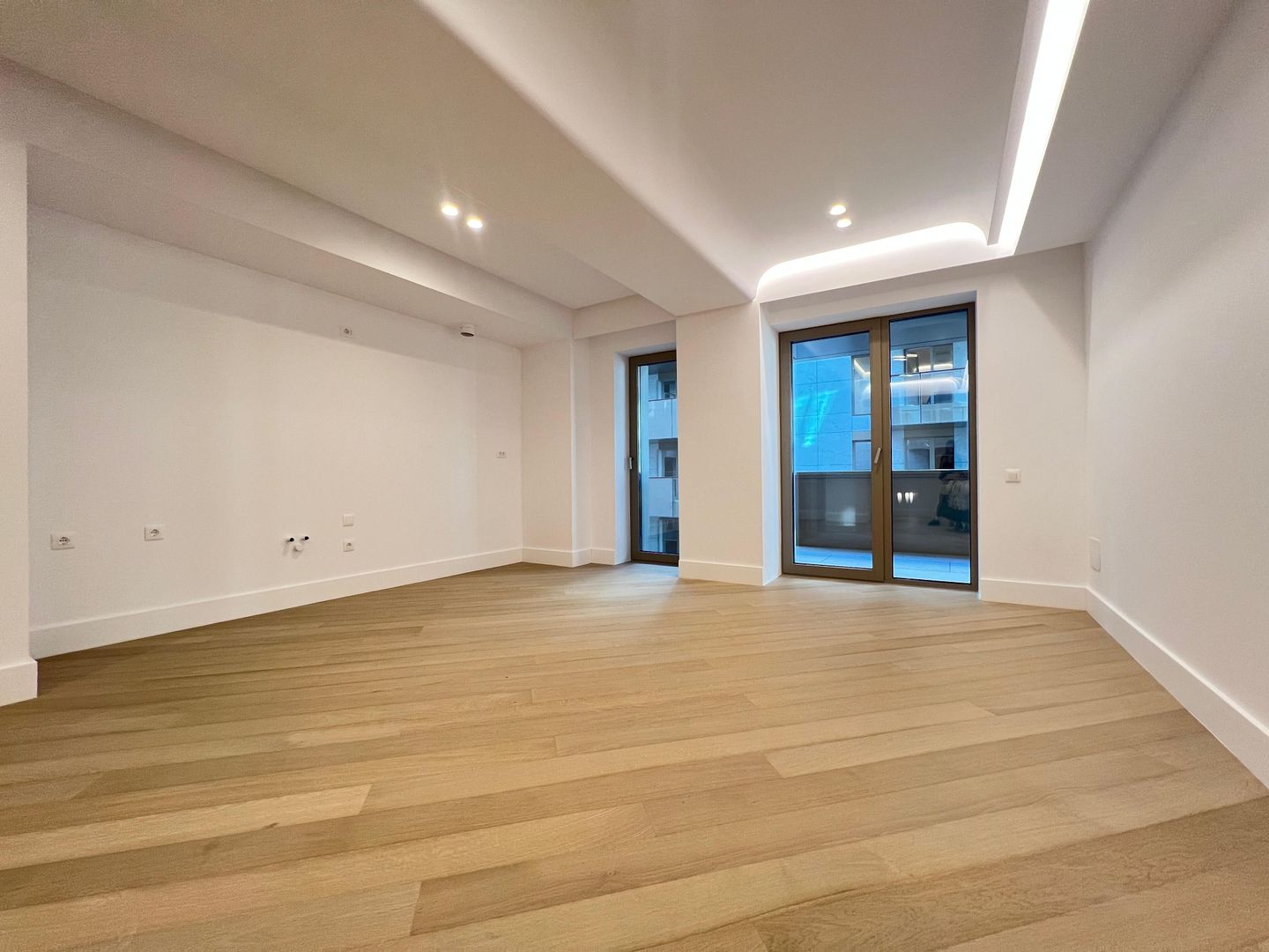 3 CAMERE LUX| 90 mp -Cortina 126| EROU IANCU NICOLAE - Poză 1