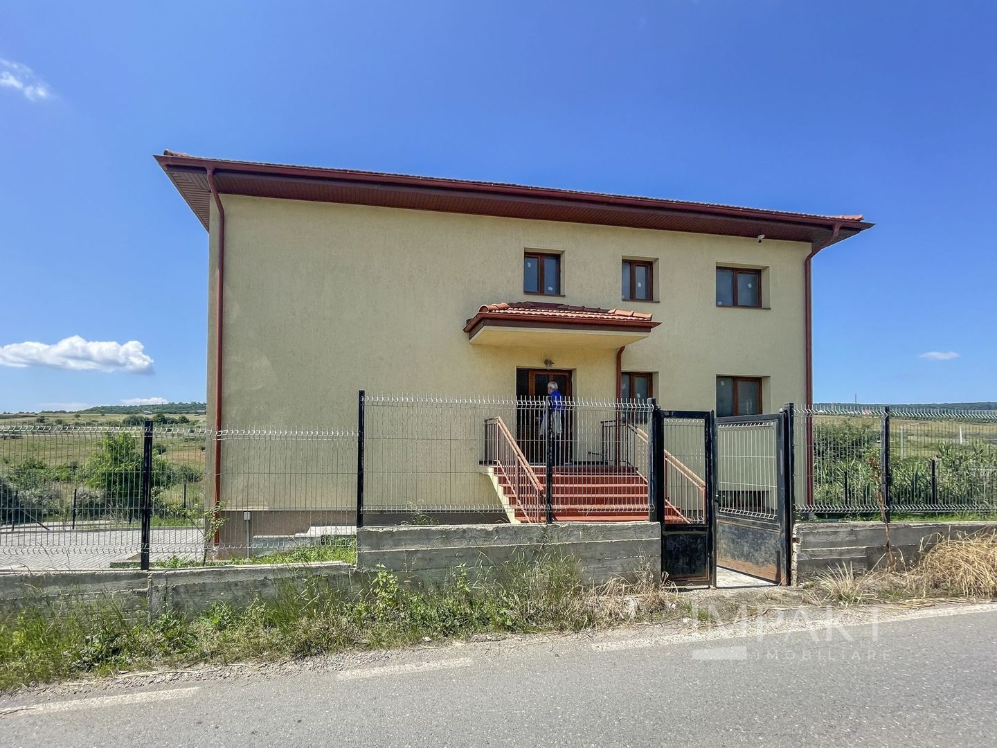 Casa individuala pe 3 niveluri pretabila pentru birouri, in cartierul Iris - Poză 24