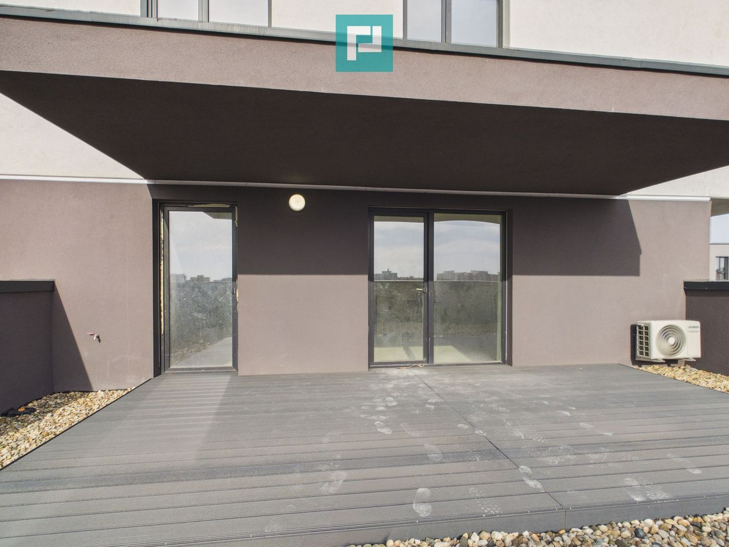 3 camere PREMIUM, terasă 29 mp, gata de mutare - Poză 12