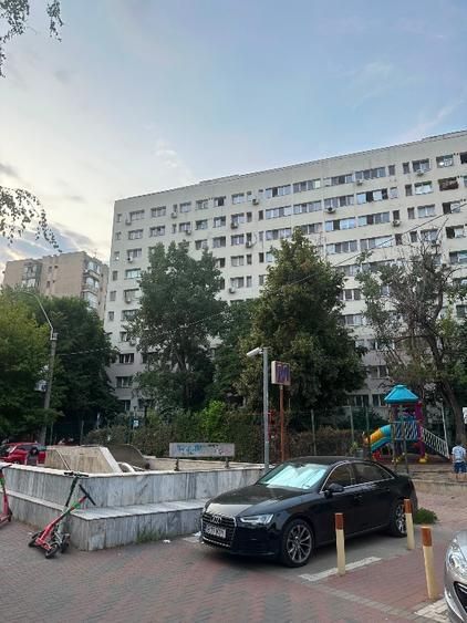 Apartament 3 camere Dristor-1 minut de metrou T622 - Poză 1