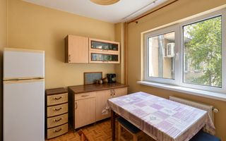 DE VANZARE APARTAMENT 2 CAMERE DECOMANDAT 55 MP GORJULUI METROU - Poză 3