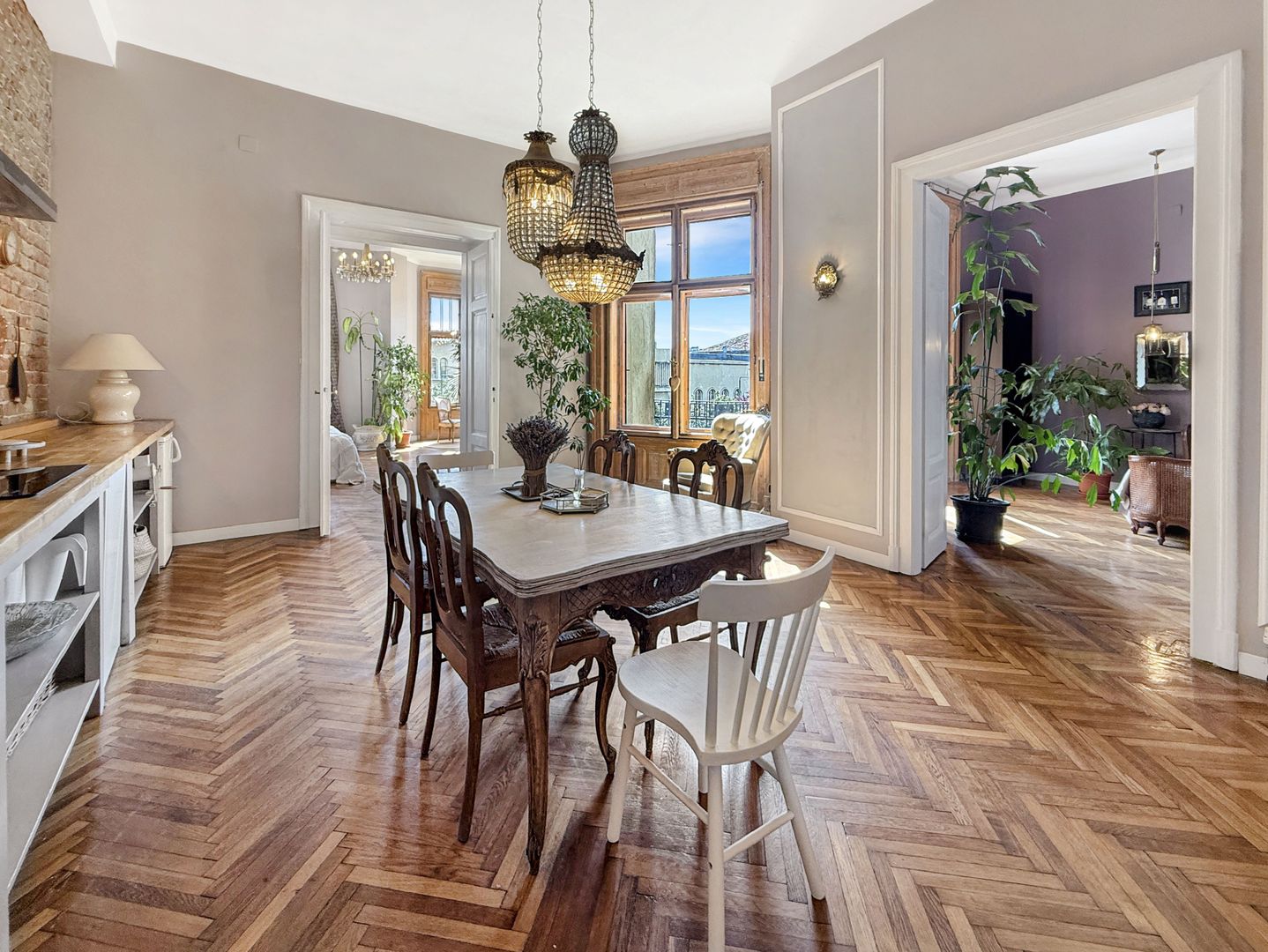 Apartament de 3 Camere cu Design Deosebit și Suprafață Generoasă! - Poză 1