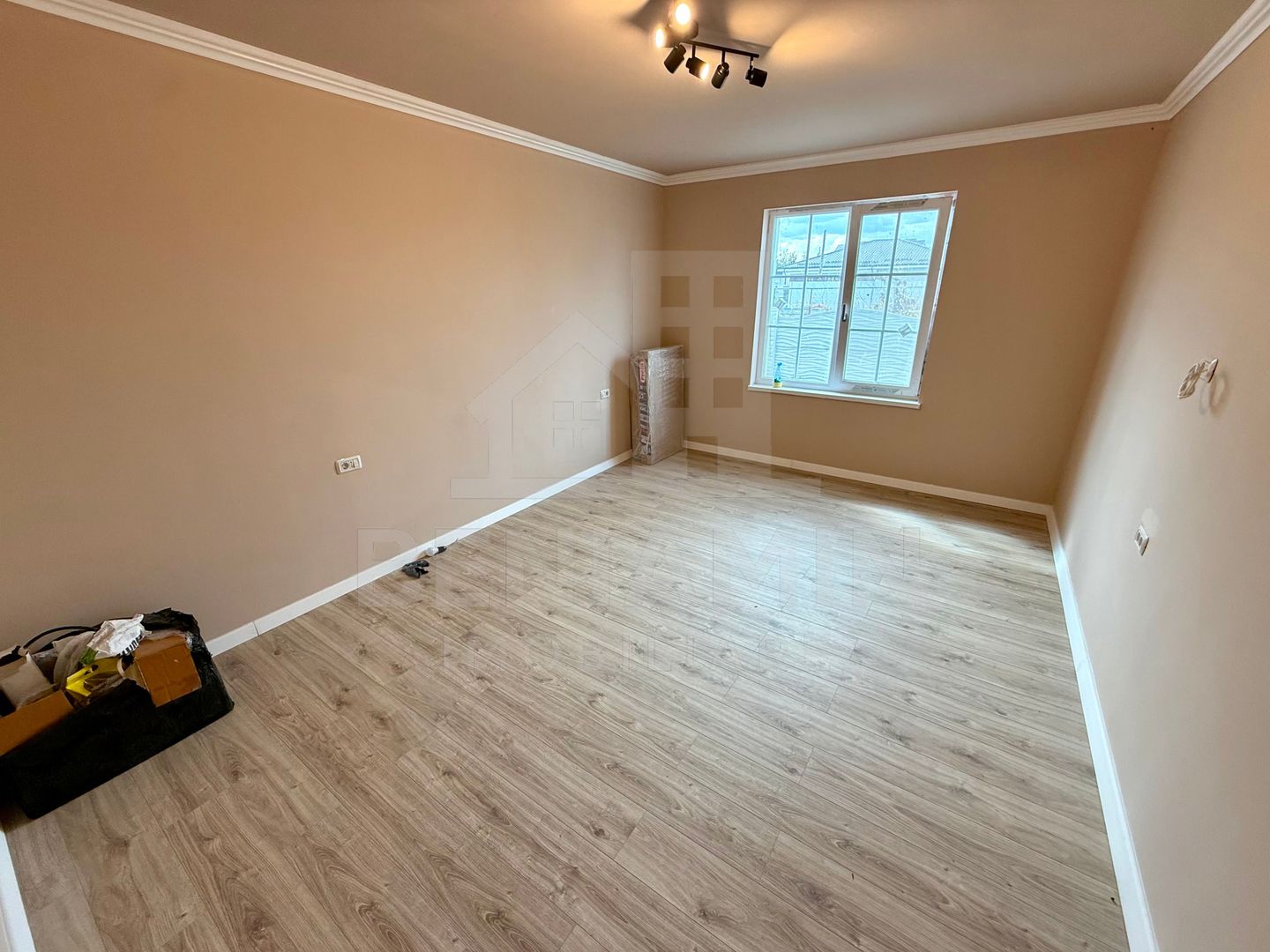 Casa parter moderna 2026 -toate utilitatiile-centrala - 400mp - Metro - Poză 7