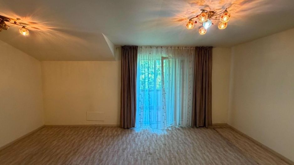 Casă 300 mp în Micești | Teren 2.026 mp | 4 dormitoare - Poză 3