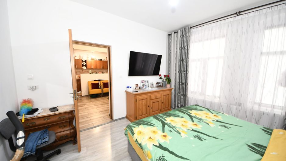 De vanzare casa cu 3 apartamente + anexa 75 mp, Comision 0% - Poză 19
