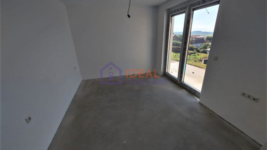 Casa Individuala Moderna cu 4 camere  si garaj, in Sura Mare - Poză 12