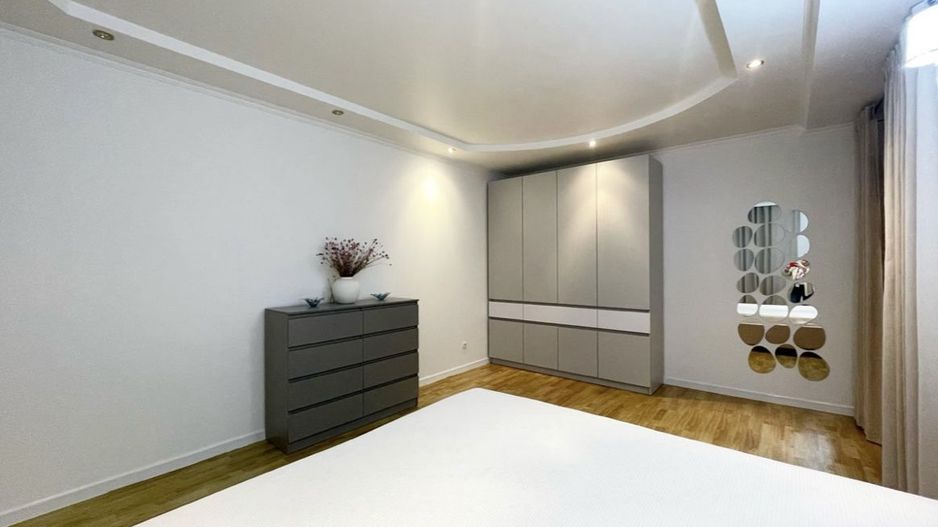 Apartament Centru! 90 m2! 2 + living! - Poză 7