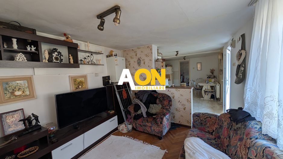 Casa cu 2 corpuri de cladire zona Hapria, 960mp Teren - Poză 9