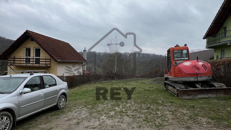 Se vinde teren intravilan Cisnadioara - Poză 1