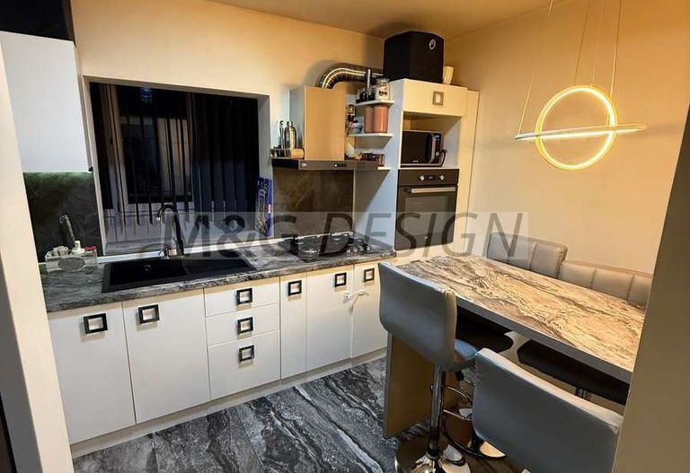 Etaj 2 , 3 camere decomandat Soarelui - Poză 2